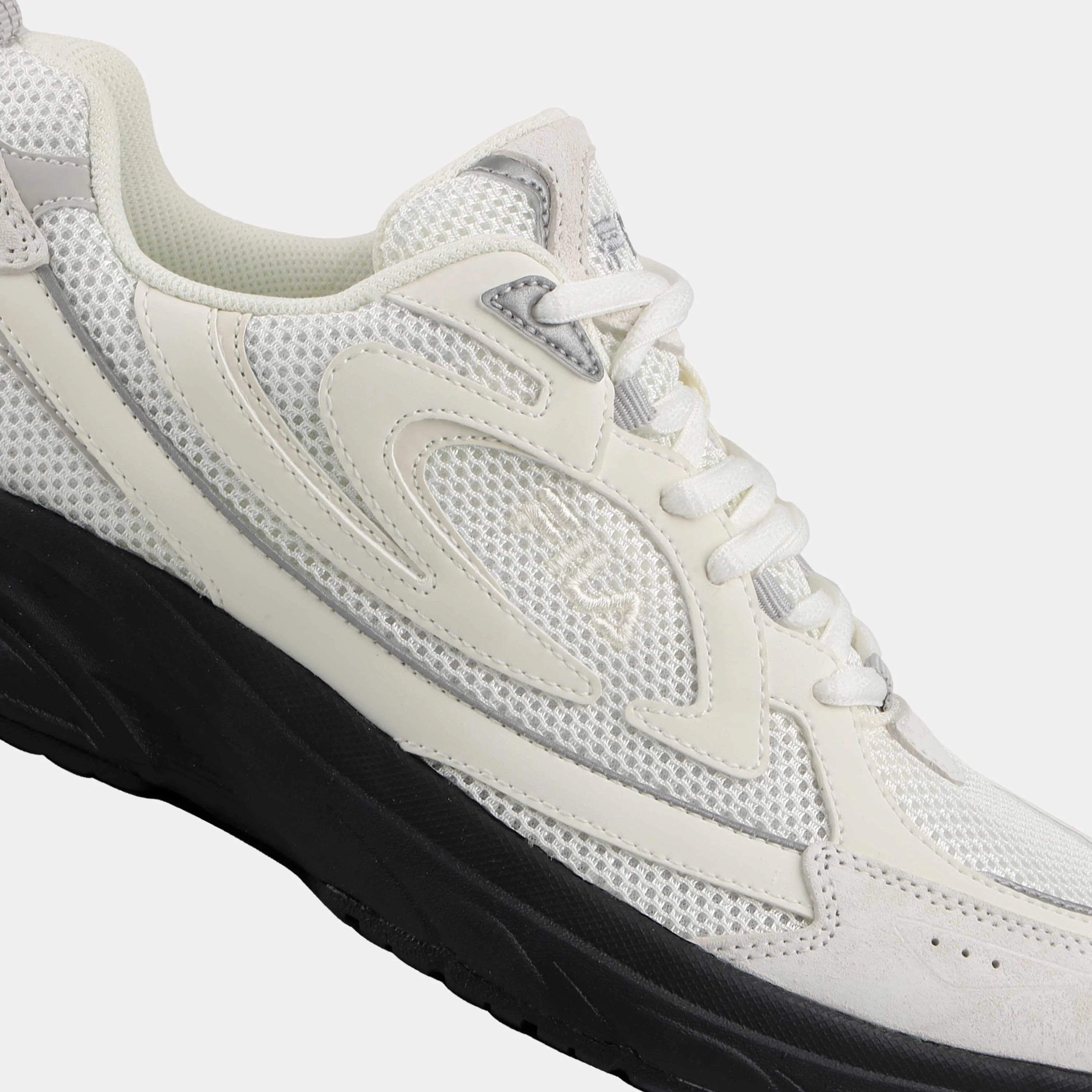 Fila Men White Volante Evo Lx Shoes - image 1
